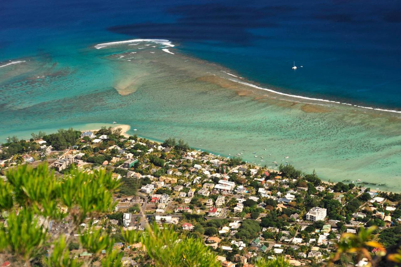 The Beach House - West Coast Mauritius Ривьер-Нуар Экстерьер фото