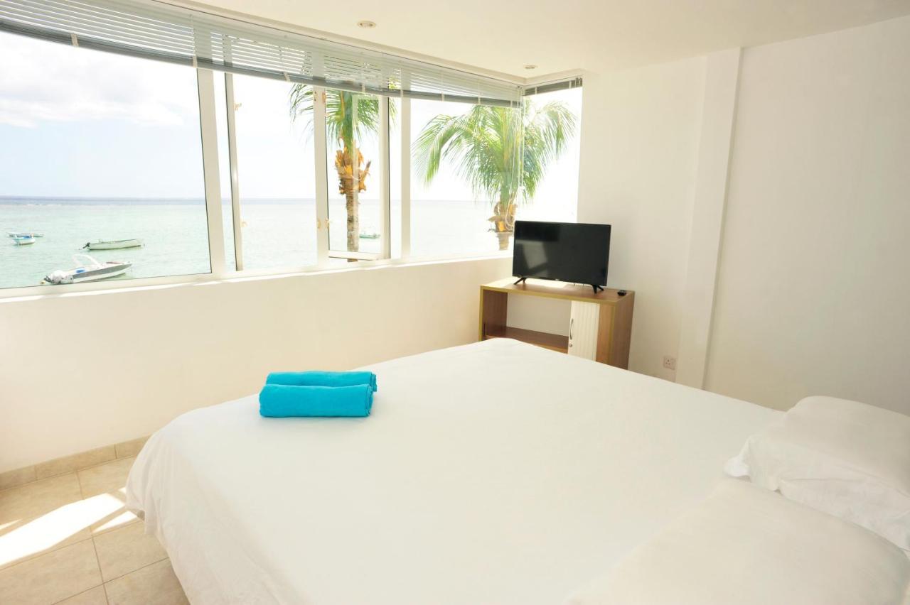 The Beach House - West Coast Mauritius Ривьер-Нуар Экстерьер фото