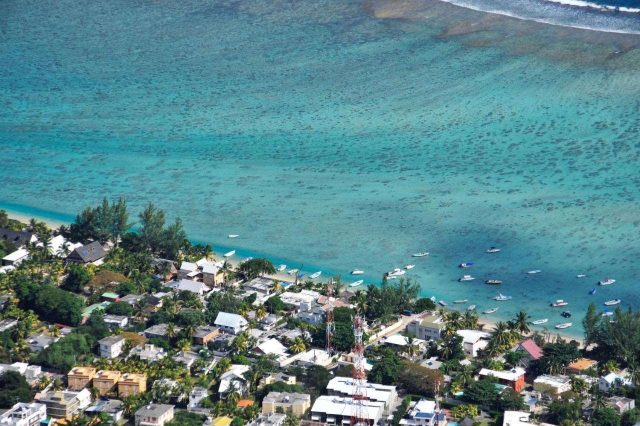 The Beach House - West Coast Mauritius Ривьер-Нуар Экстерьер фото